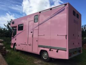 For sale: 7.5t Daf Automatic Coachbuilt 3 horsebox.