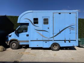 For sale: Trophy Twin 6.5t horsebox by Peper Harrow 2001