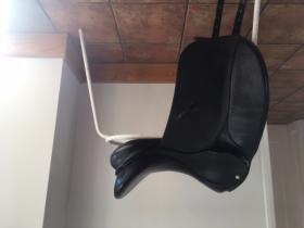 For sale: Ideal Jessica Black Dressage Saddle