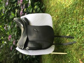 For sale: Ideal Lynx twin flap deluxe Dressage Saddle